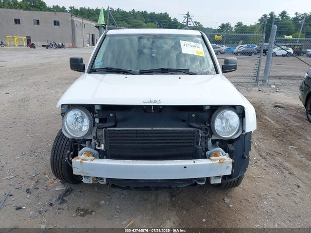 Jeep 2015 2015 1C4NJRFB9FD214874 Image 12