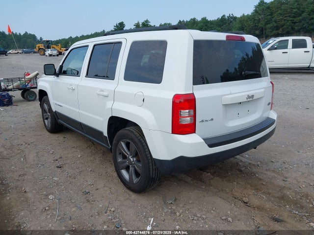 Jeep 2015 2015 1C4NJRFB9FD214874 Image 3