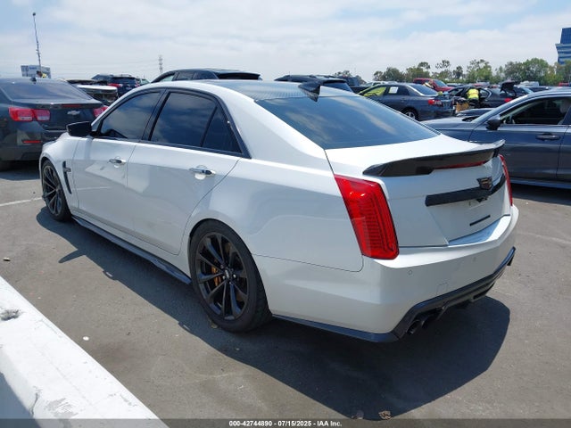 2018 CADILLAC CTS-V 1G6A15S62J0150440 Photo 2