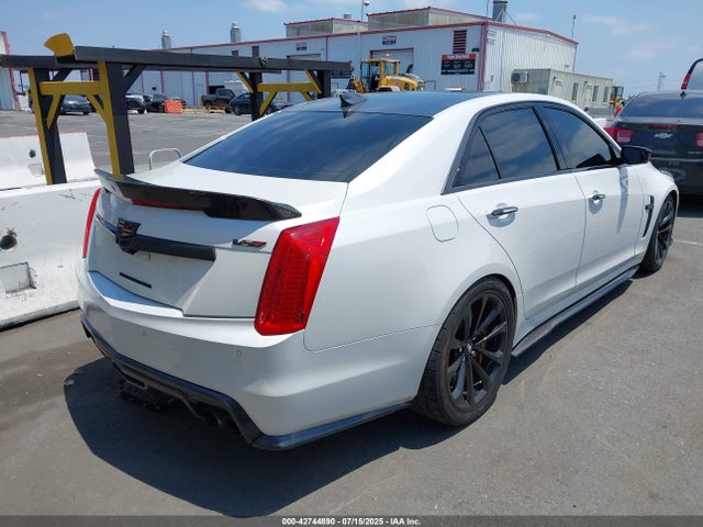 2018 CADILLAC CTS-V 1G6A15S62J0150440 Photo 3