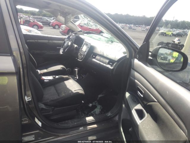 2016 MITSUBISHI OUTLANDER JA4AD3A37GZ013606 Photo 4