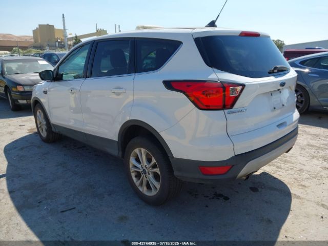 2019 FORD ESCAPE 1FMCU0GDXKUC36933 Photo 2