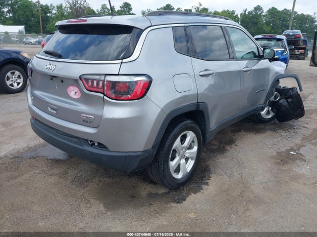 Jeep Compass 2018 3C4NJDBB8JT339506 Image 4