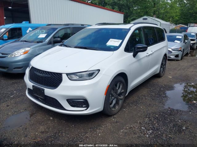 2025 CHRYSLER PACIFICA 2C4RC1GG0SR520294 Photo 1