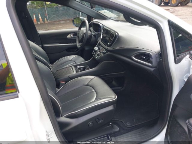 2025 CHRYSLER PACIFICA 2C4RC1GG0SR520294 Photo 4