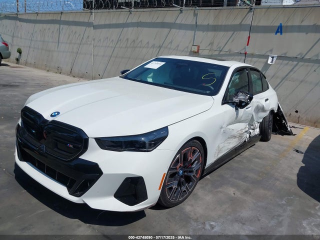 WBY43FK06RCP62574 BMW i5