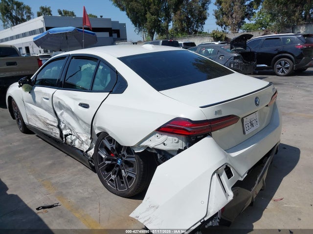 WBY43FK06RCP62574 BMW i5
