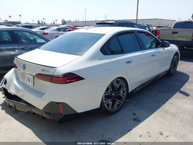 WBY43FK06RCP62574 BMW i5