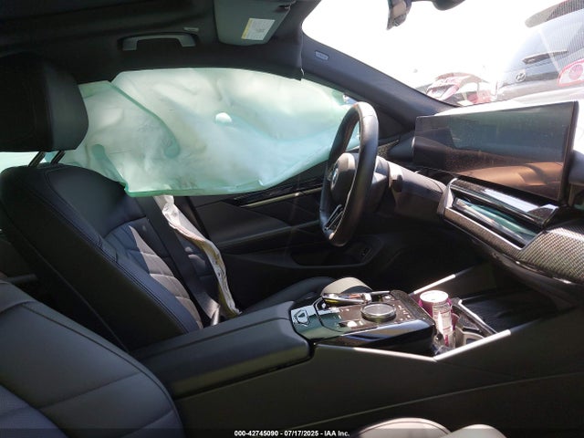 WBY43FK06RCP62574 BMW i5
