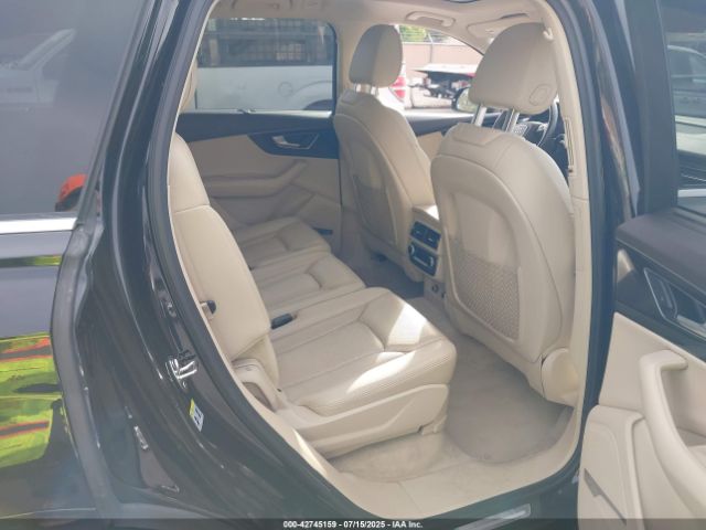 2019 AUDI Q7 WA1LAAF74KD009049 Photo 7