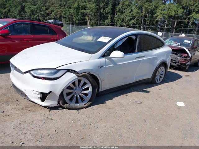 5YJXCAE26KF198206 Tesla MODEL X