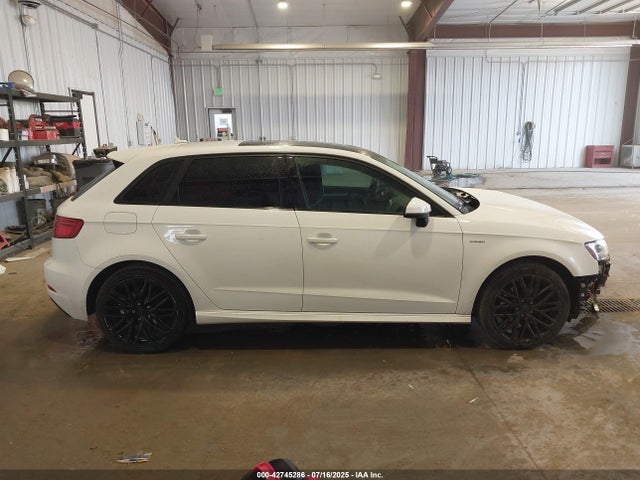 WAUUPBFF2JA054736 Audi 2018