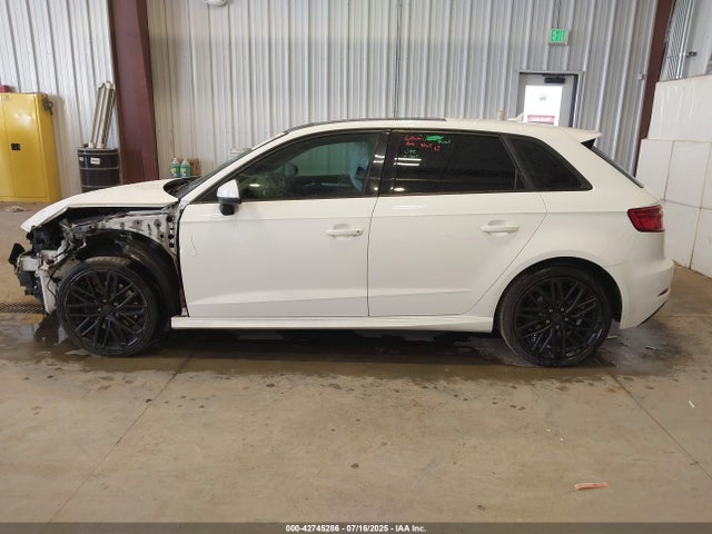 WAUUPBFF2JA054736 Audi 2018