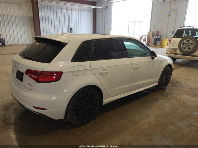 WAUUPBFF2JA054736 Audi 2018