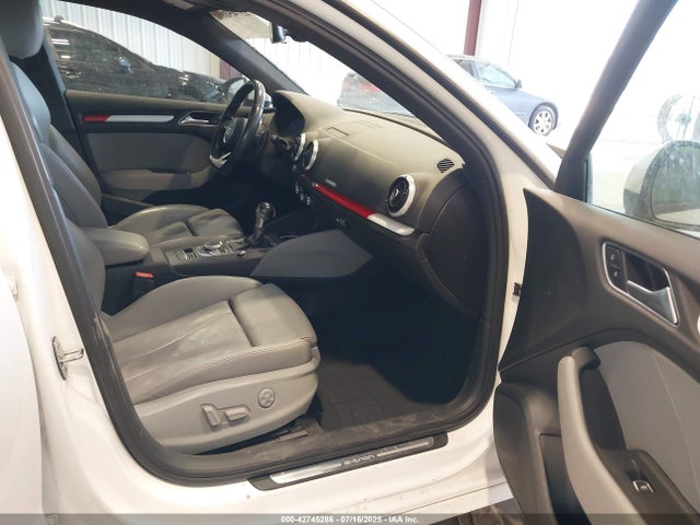 WAUUPBFF2JA054736 Audi 2018