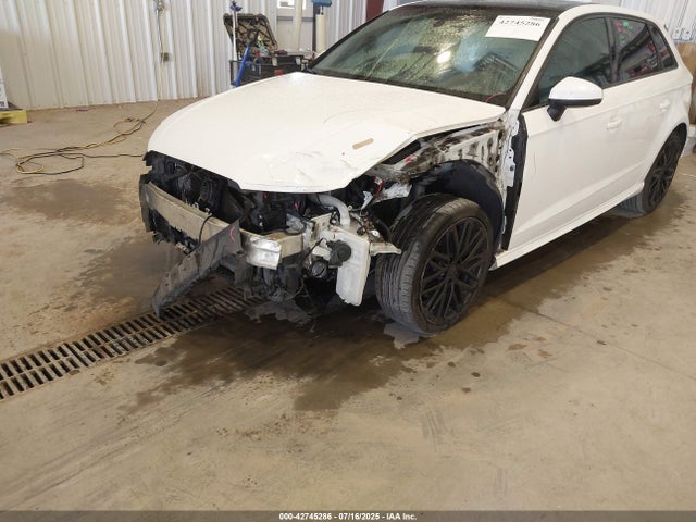 WAUUPBFF2JA054736 Audi 2018