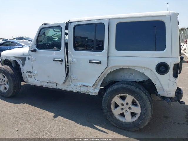 1C4HJXEG5JW161327 Jeep Wrangler