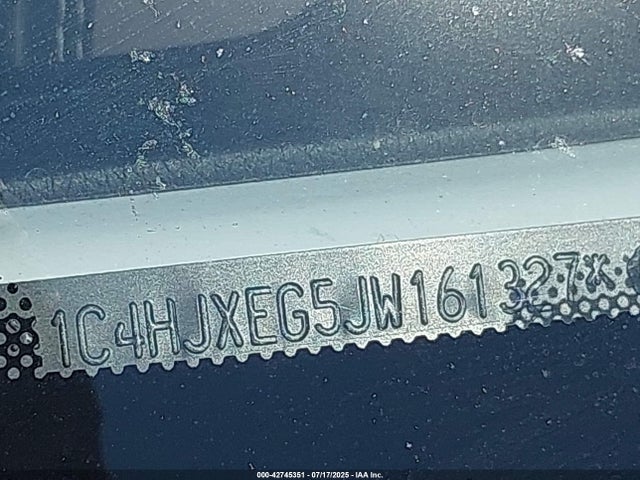 1C4HJXEG5JW161327 Jeep Wrangler
