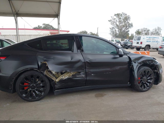 2023 TESLA MODEL Y 7SAYGDEF2PF659490 Photo 5