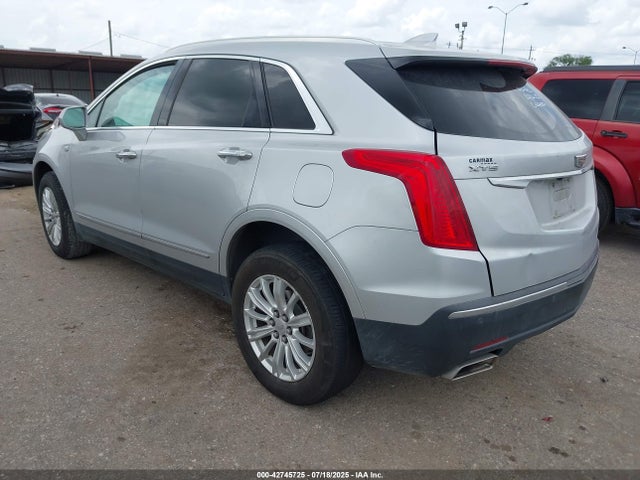 2018 CADILLAC XT5 1GYKNARS4JZ107208 Photo 2