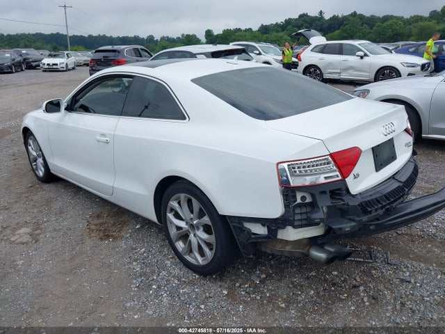 2013 AUDI A5 WAUCFAFR0DA025422 Photo 2