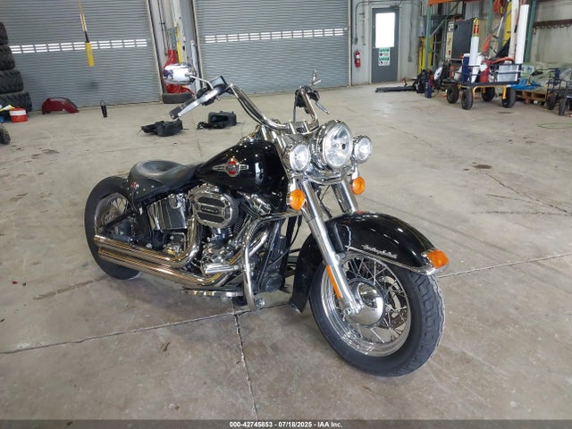 2017 HARLEY-DAVIDSON FLSTC 1HD1BWV14HB043533 Photo 1