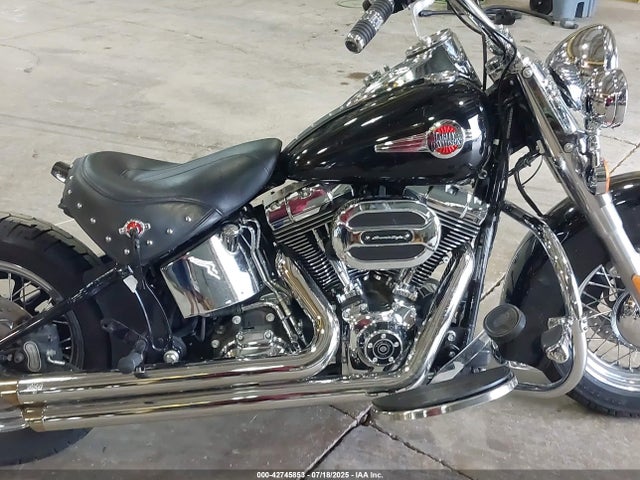 2017 HARLEY-DAVIDSON FLSTC 1HD1BWV14HB043533 Photo 8