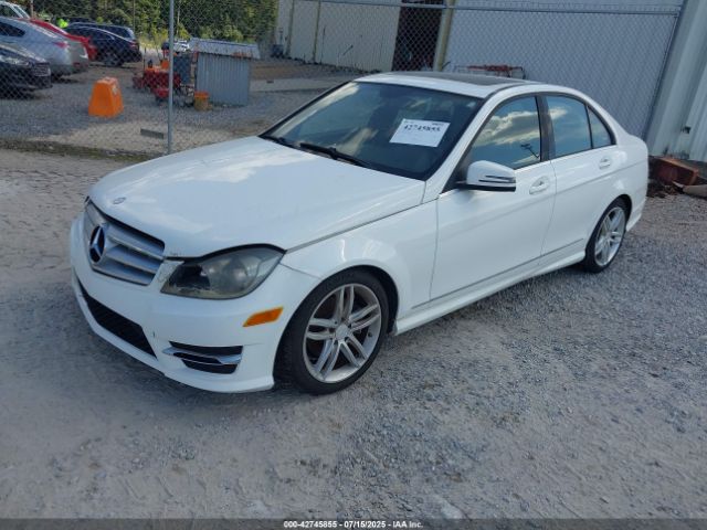 2013 MERCEDES-BENZ C 250 WDDGF4HBXDR258253 Photo 1