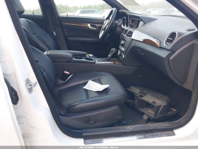 2013 MERCEDES-BENZ C 250 WDDGF4HBXDR258253 Photo 4