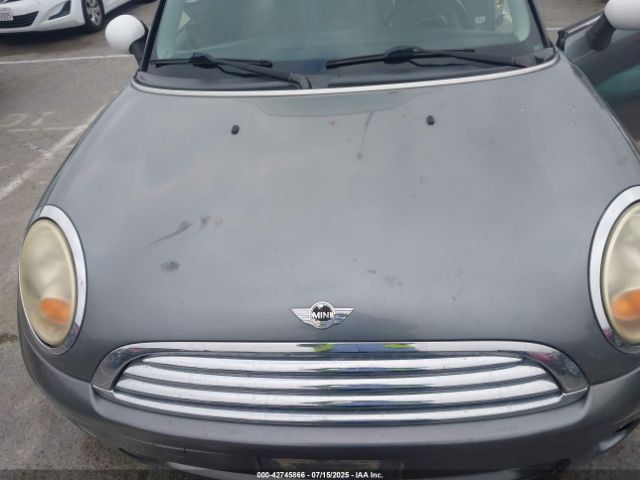 2010 MINI COOPER WMWMF3C57ATZ25476 Photo 9