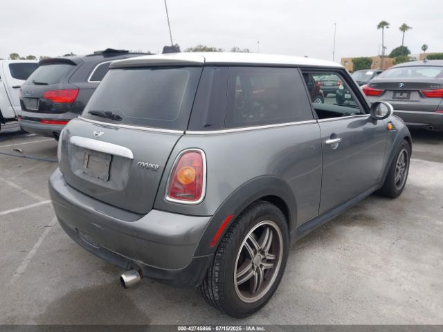 2010 MINI COOPER WMWMF3C57ATZ25476 Photo 3