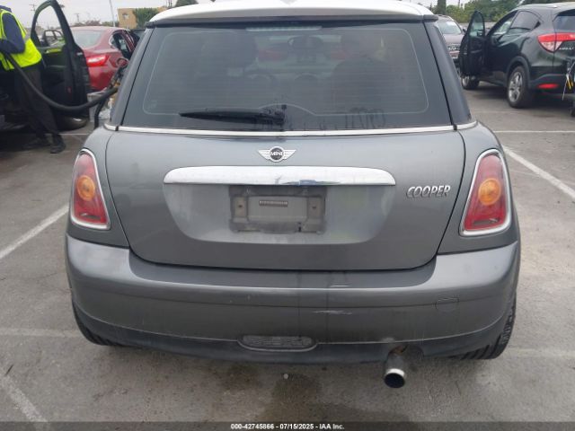 2010 MINI COOPER WMWMF3C57ATZ25476 Photo 5