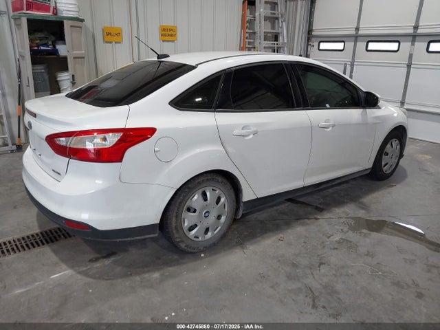 1FADP3F22EL155975 Ford 2014