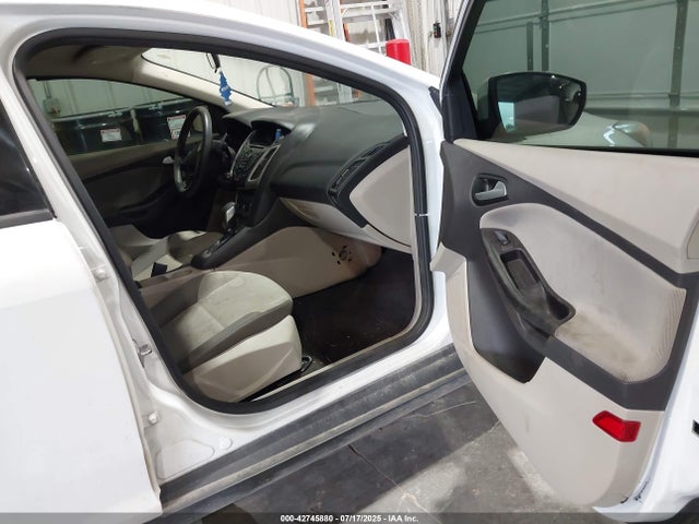 1FADP3F22EL155975 Ford 2014