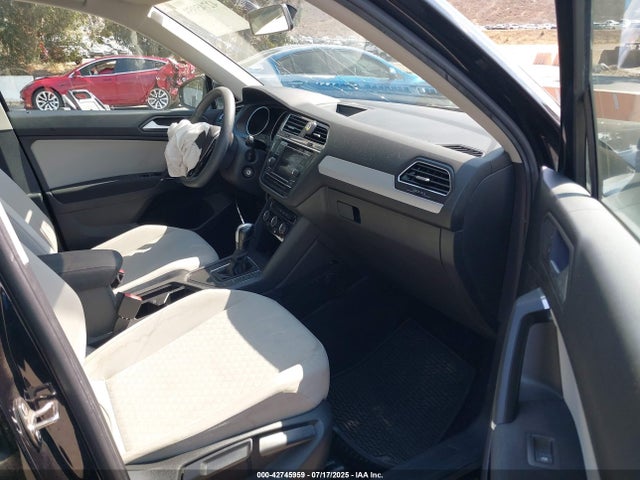 3VV1B7AXXLM082535 Volkswagen Tiguan