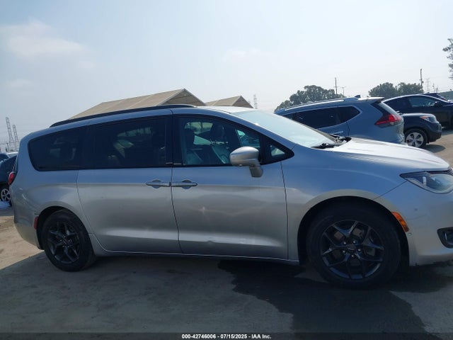 Chrysler Pacifica 2019 2C4RC1EG6KR549589 Image 13