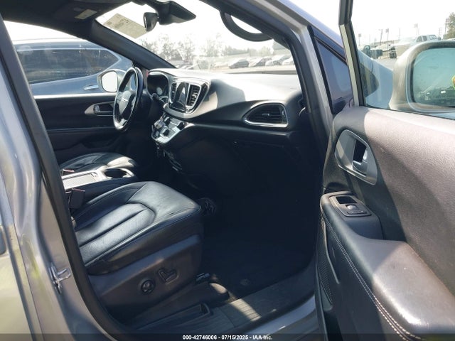 Chrysler Pacifica 2019 2C4RC1EG6KR549589 Image 5
