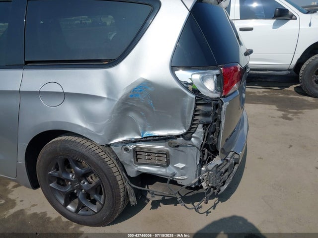Chrysler Pacifica 2019 2C4RC1EG6KR549589 Image 6