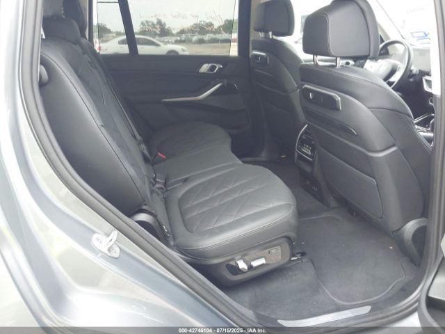 2025 BMW X7 5UX23EM03S9X15939 Photo 7