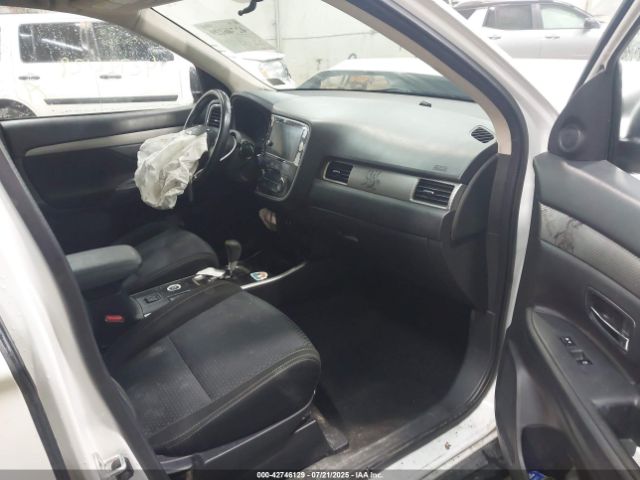 2017 MITSUBISHI OUTLANDER JA4AZ3A30HZ057806 Photo 4