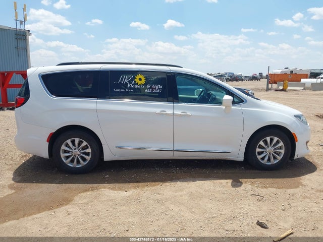 2C4RC1BGXHR729218 Chrysler Pacifica