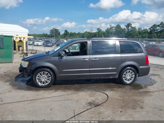 2C4RC1CGXER192747 Chrysler Town and Country