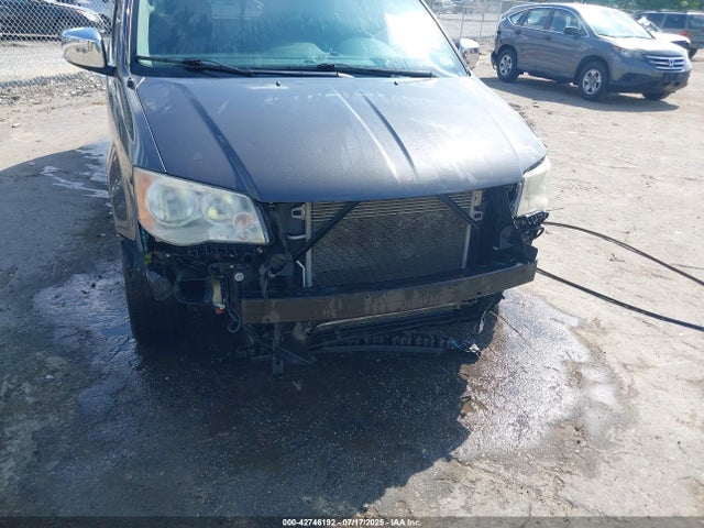 2C4RC1CGXER192747 Chrysler Town and Country