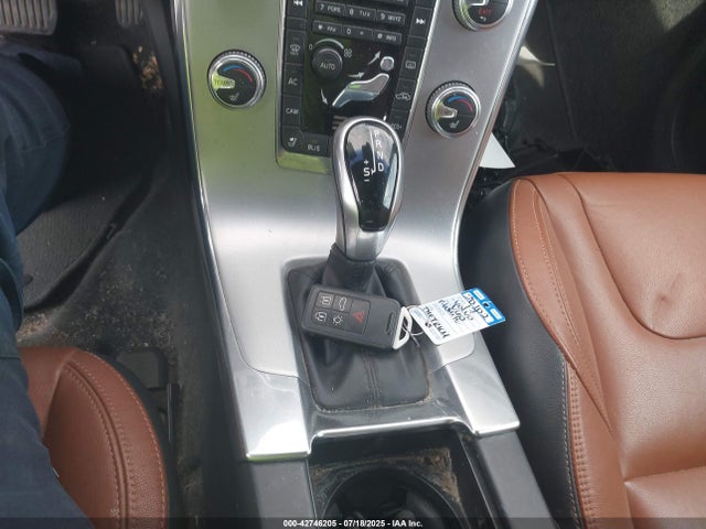 YV140MEK0H1366754 Volvo b42204t