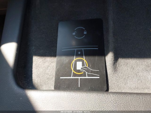 2023 TESLA MODEL Y 7SAYGDEE3PF616185 Photo 10