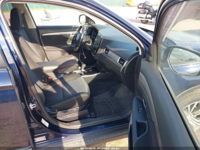 2017 MITSUBISHI OUTLANDER JA4AZ3A33HZ018496 Photo 4