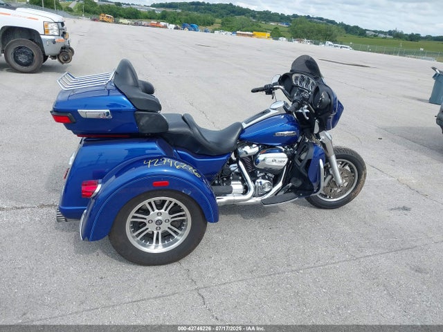 Harley-Davidson Tri Glide Ultra 2017 1HD1MAD1XHB861069 Image 12