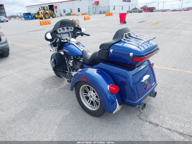 2017 HARLEY-DAVIDSON FLHTCUTG 1HD1MAD1XHB861069 Photo 2