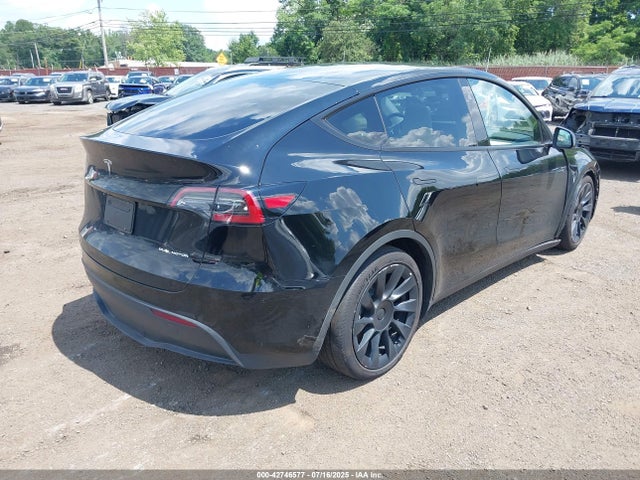 2024 TESLA MODEL Y 7SAYGDEE7RA220292 Photo 3