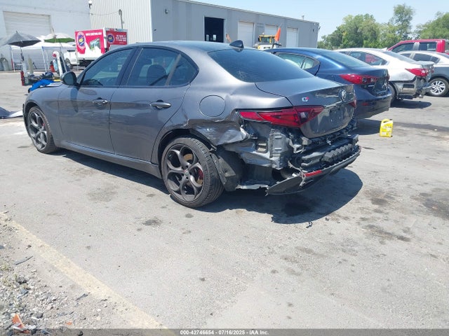 ZARFAEEN5H7552837 Alfa Romeo giulia (952)